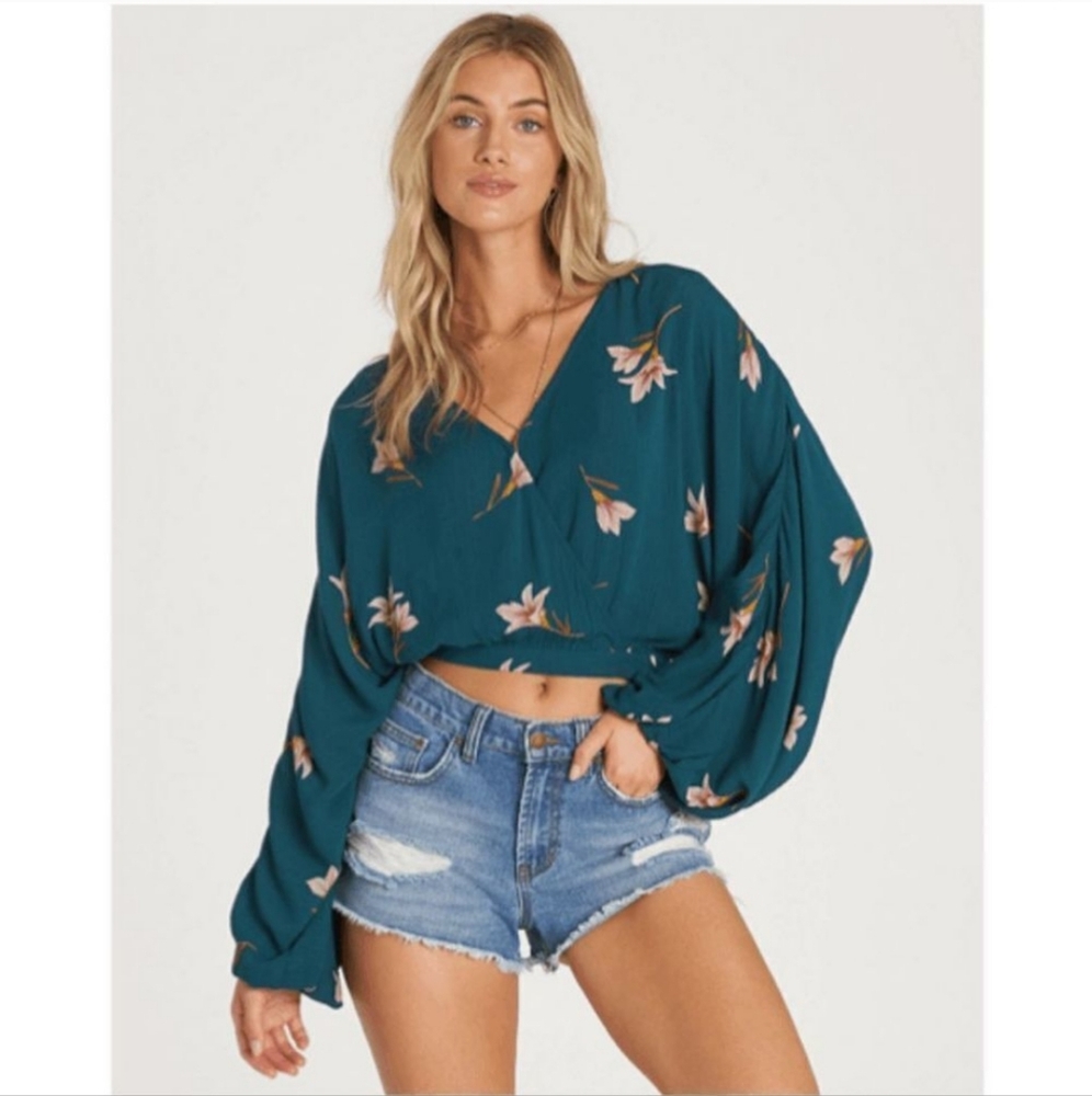 Billabong Teal Floral Safe Bet Flowy Crossover Semi Cropped Top, Large